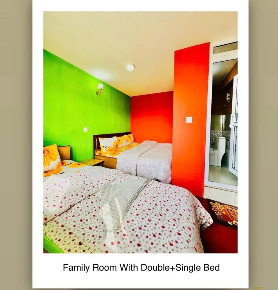 Room features and decor